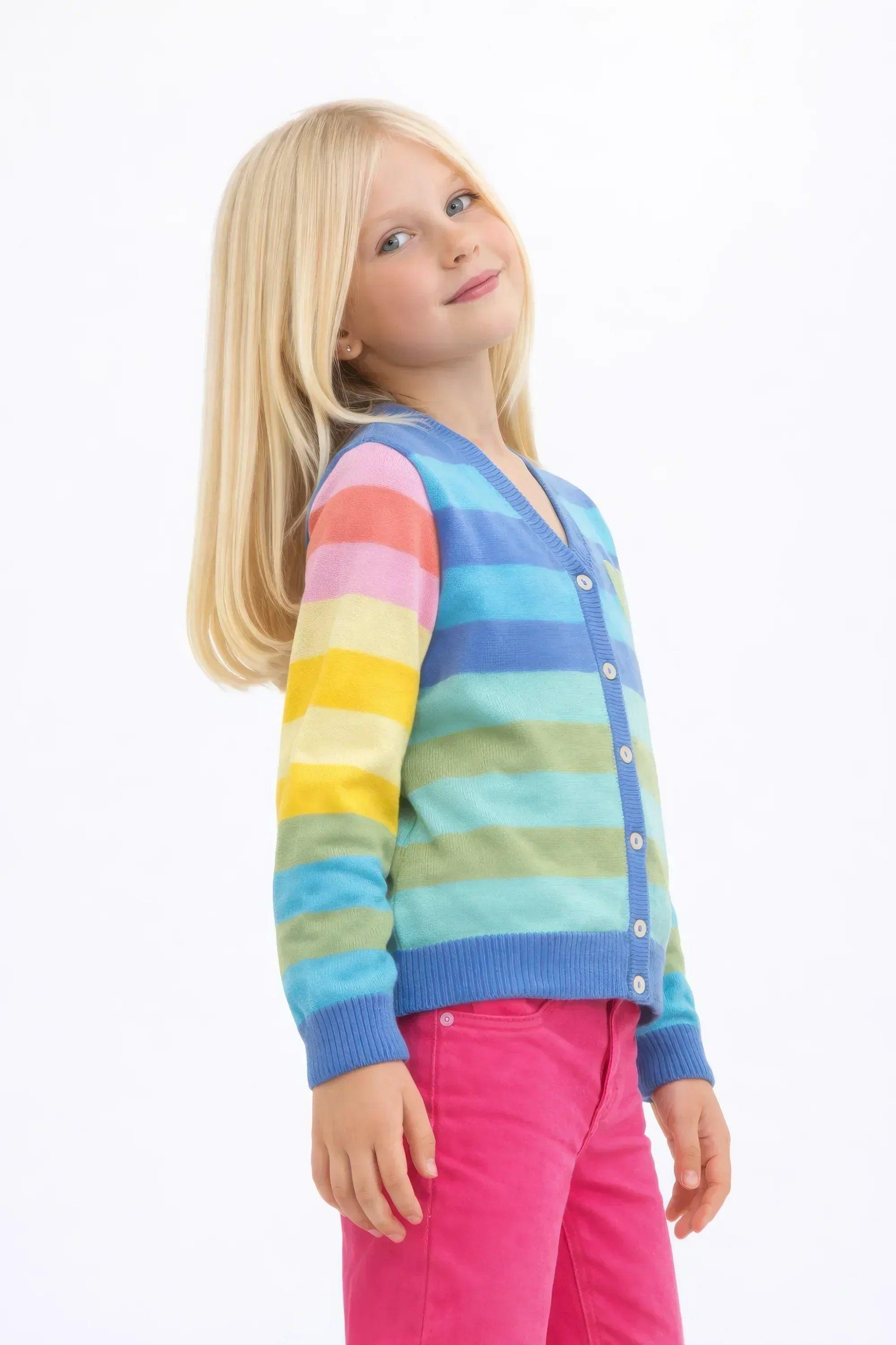 Chaqueta infantil de rayas multicolor con botones; manga y dobladillo a rayas