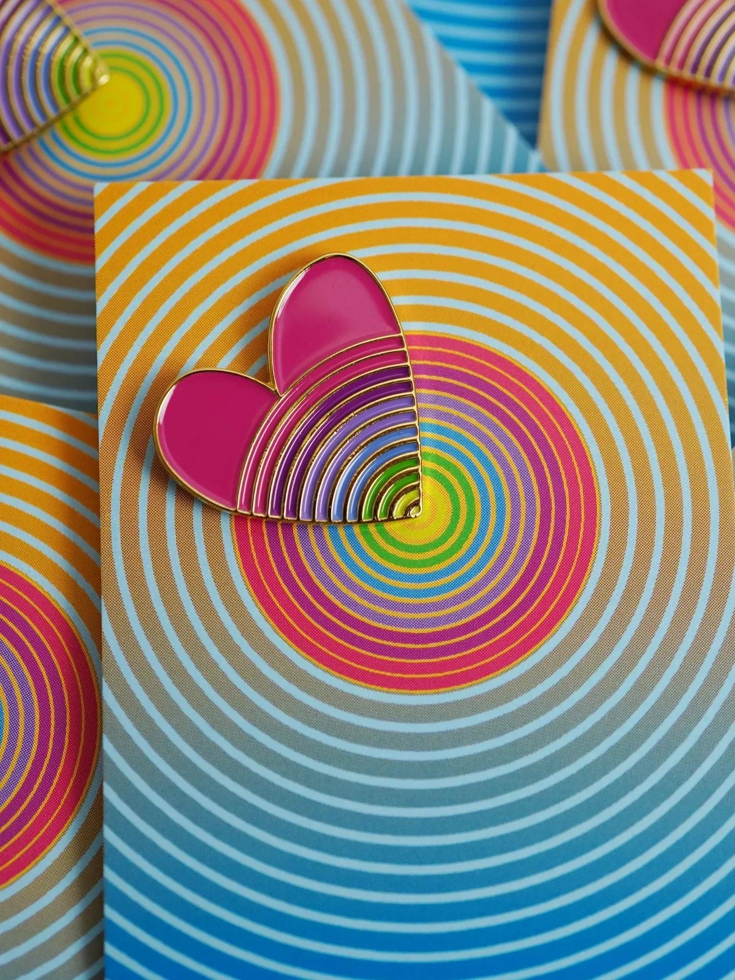 PIN CORAZON ALMENARDIAZ - Agatha Ruiz de la Prada