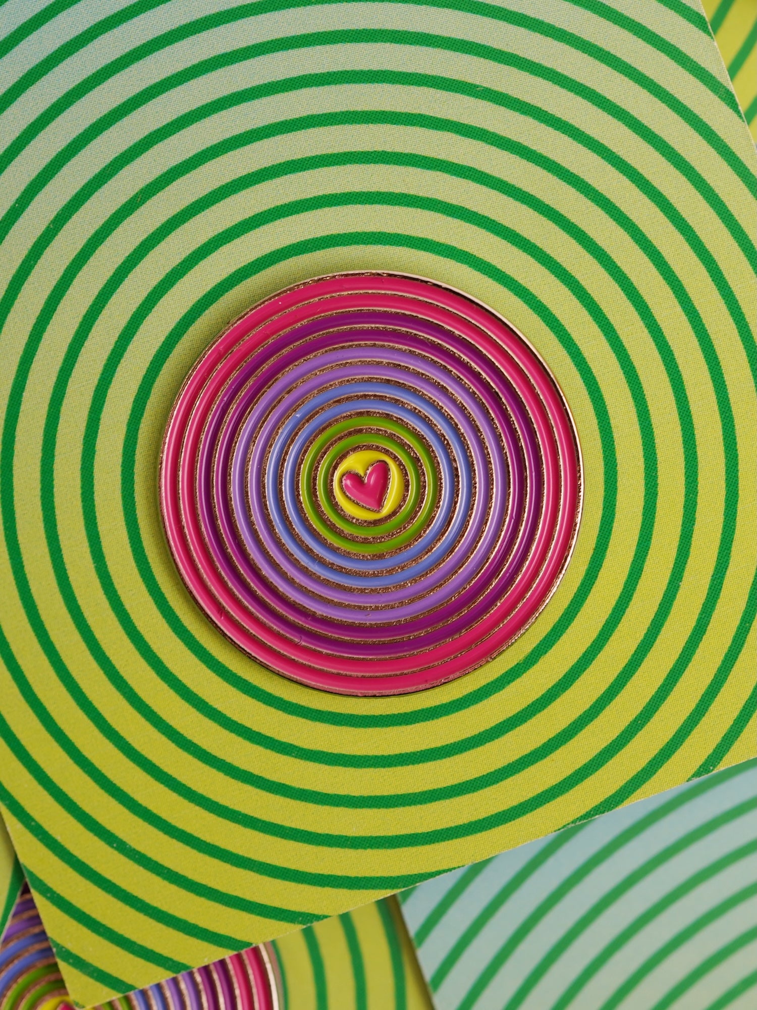 PIN CIRCULO ALMENARDIAZ - Agatha Ruiz de la Prada