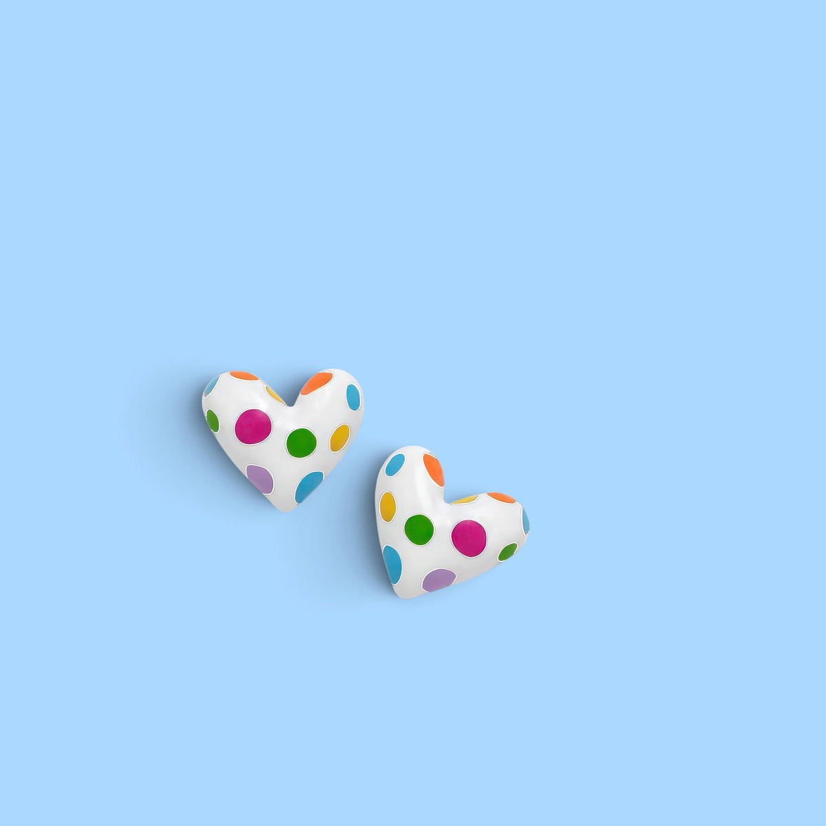 PENDIENTES CHARM CORAZÓN PECAS