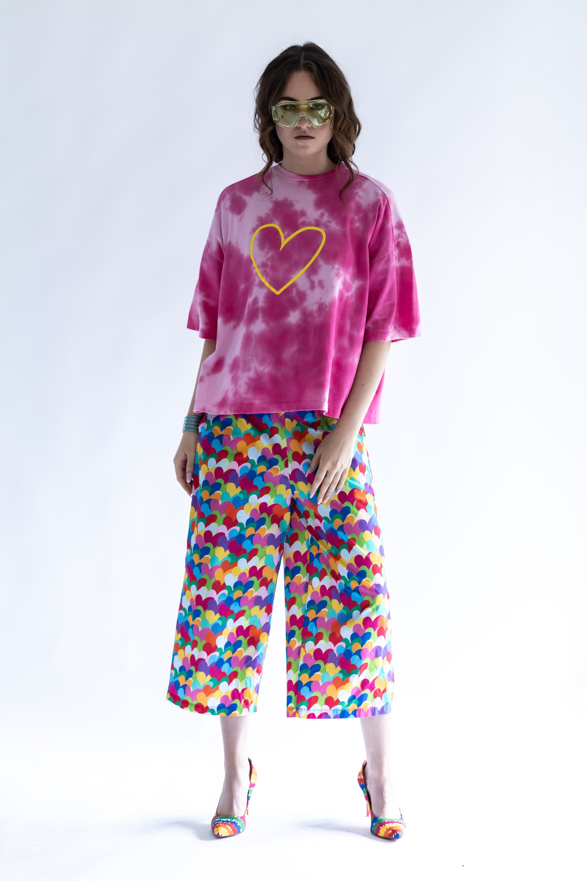 CAMISETA ROSA CORAZON PERFIL AMARILLO