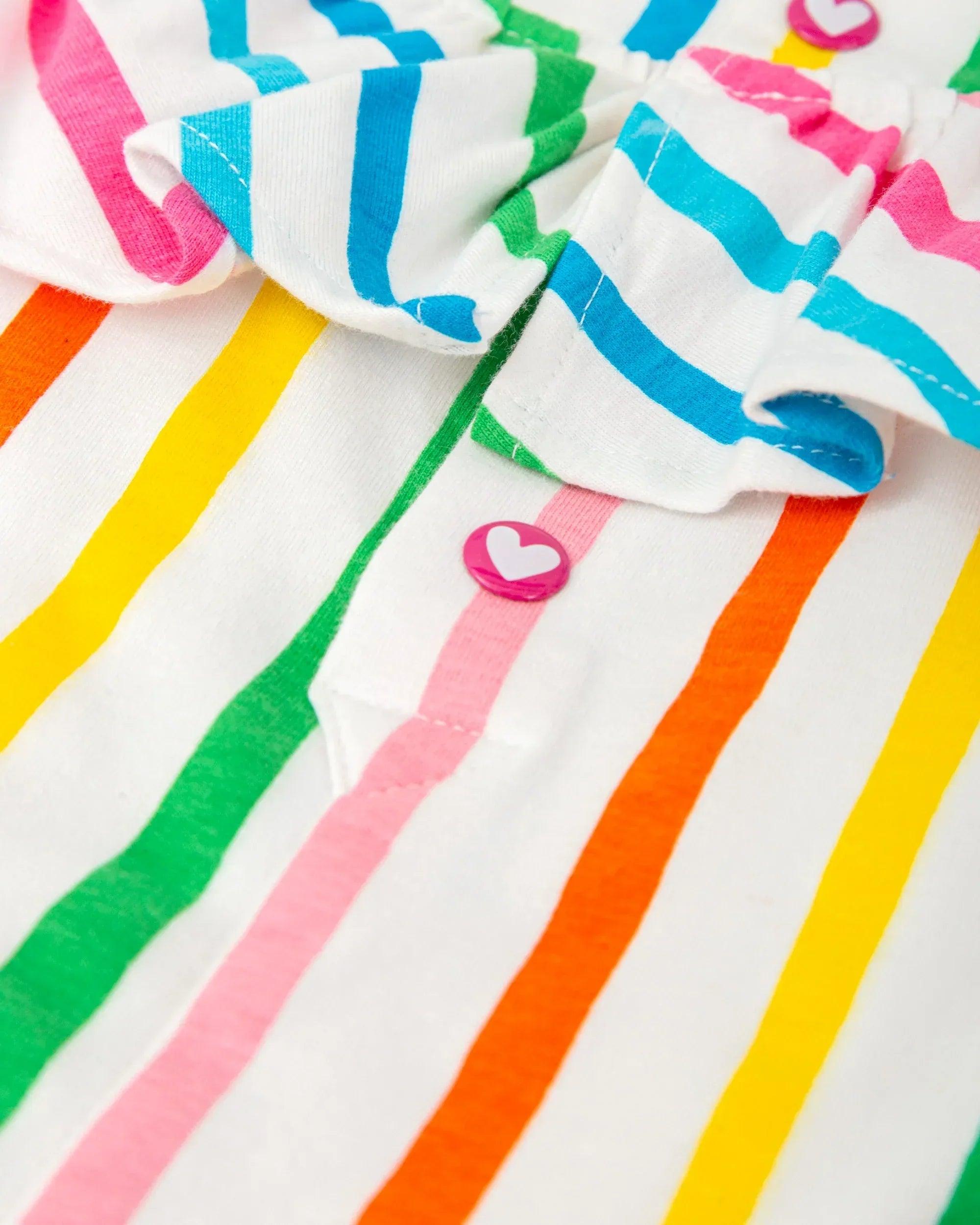 Tela de pelele con rayas verticales multicolor y detalle de corazón bordado