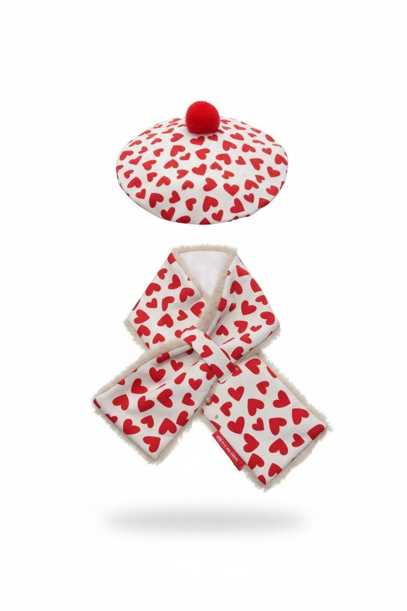 BOINA POMPOM+BUFANDA CORAZONES ROJOS