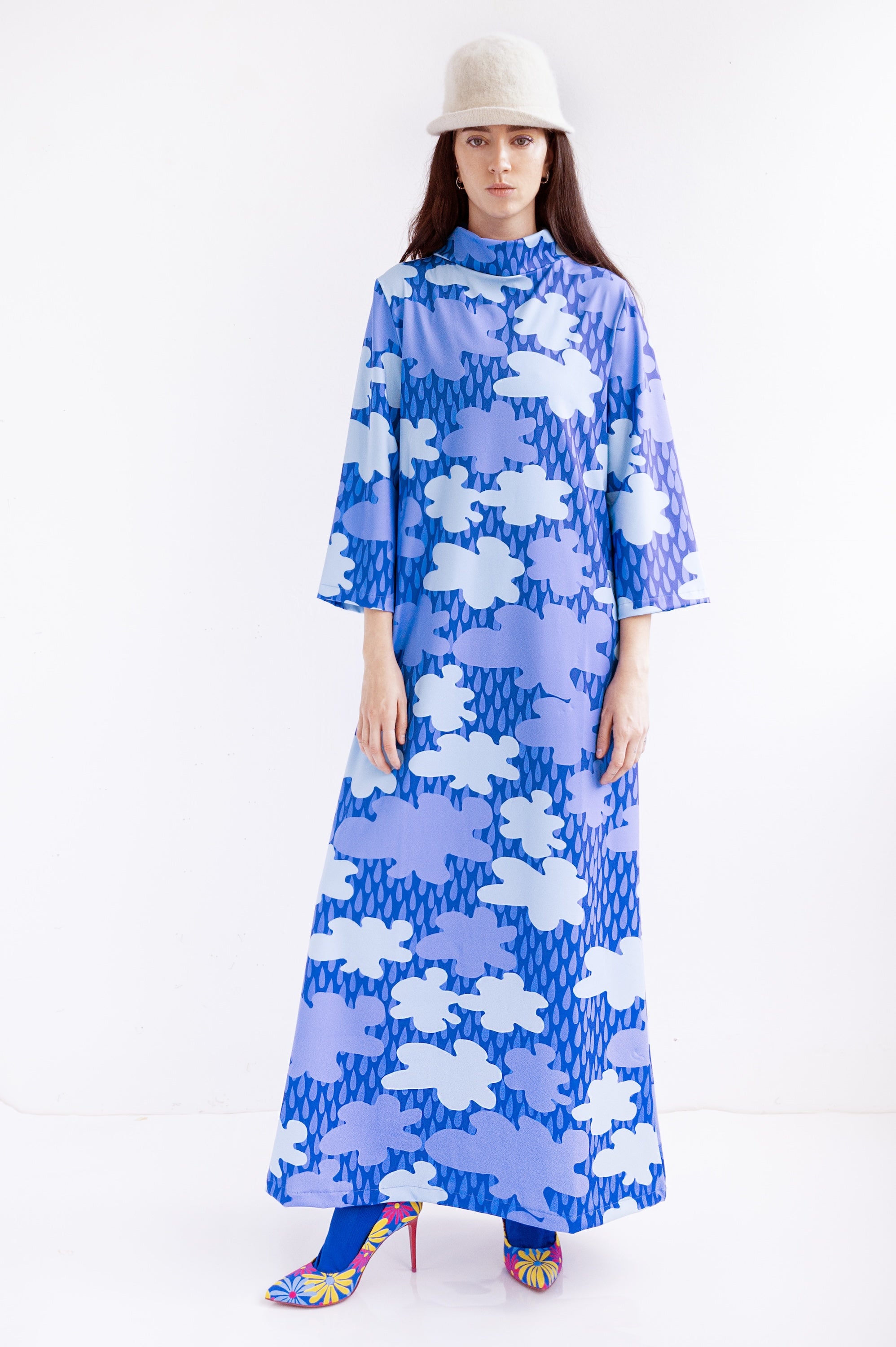 VESTIDO LARGO ESTAMPADO NUBES AZUL