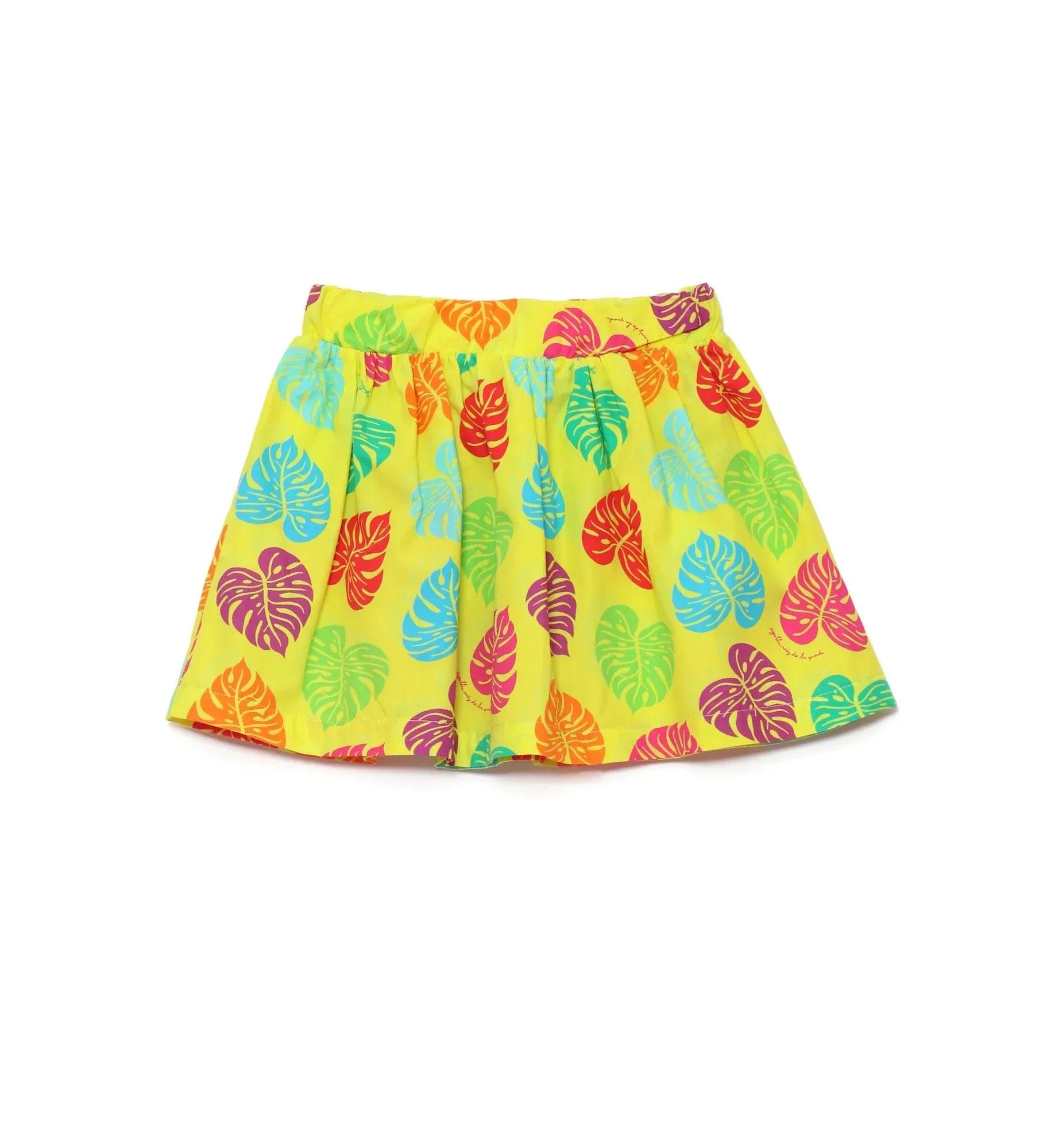 Falda estampada con hojas multicolor, cintura elástica y vuelo en corte acampanado