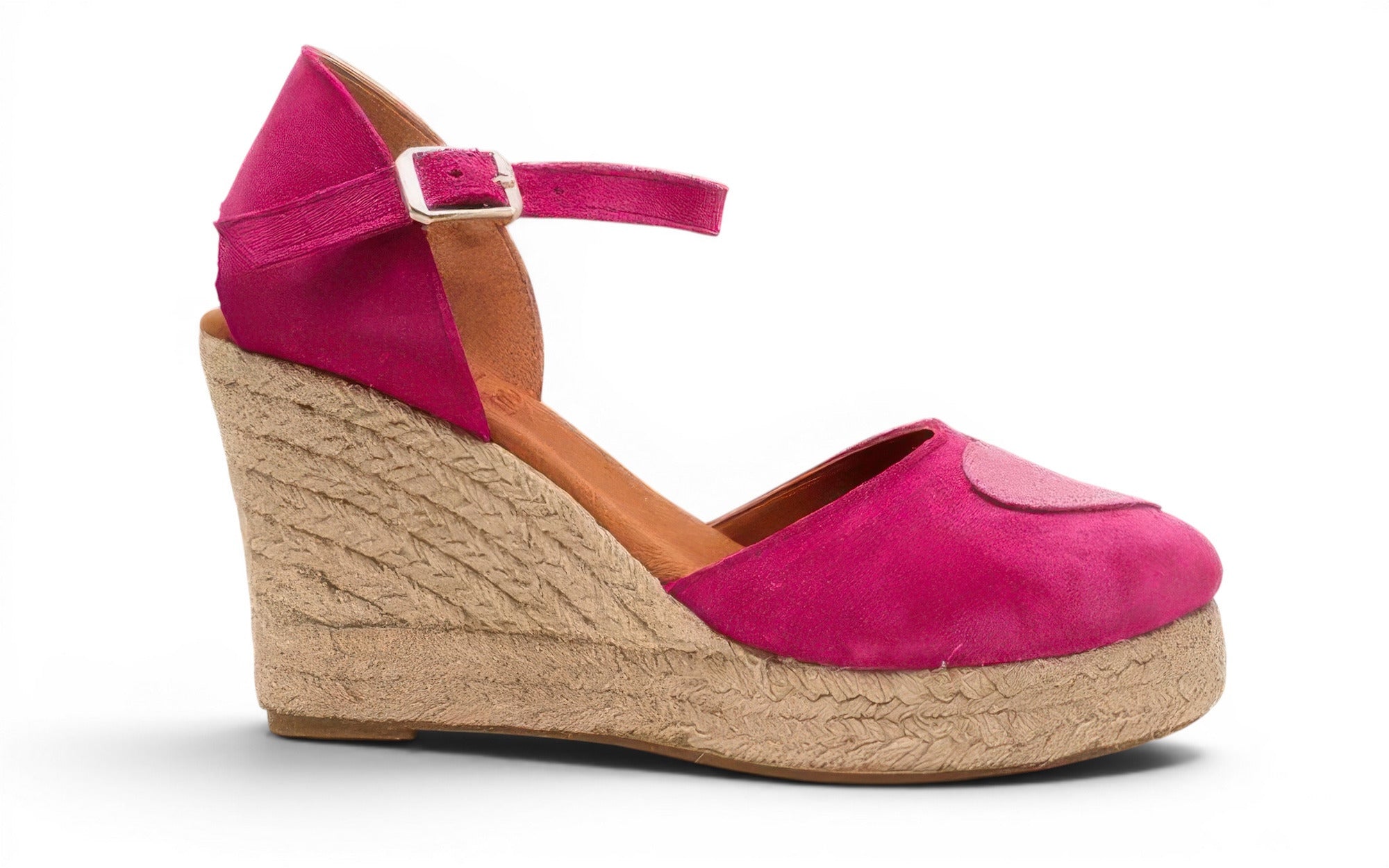 Alpargata cuña fucsia con tira cruzada y hebilla, empeine de gamuza yute